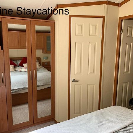 Devine Staycations At 38 Riverside Хоик Экстерьер фото